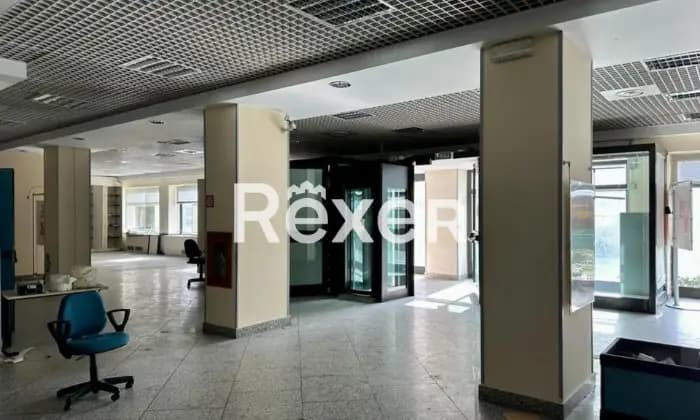 Rexer-Vibo-Valentia-Ex-filiale-bancaria-su-livelli-Altro