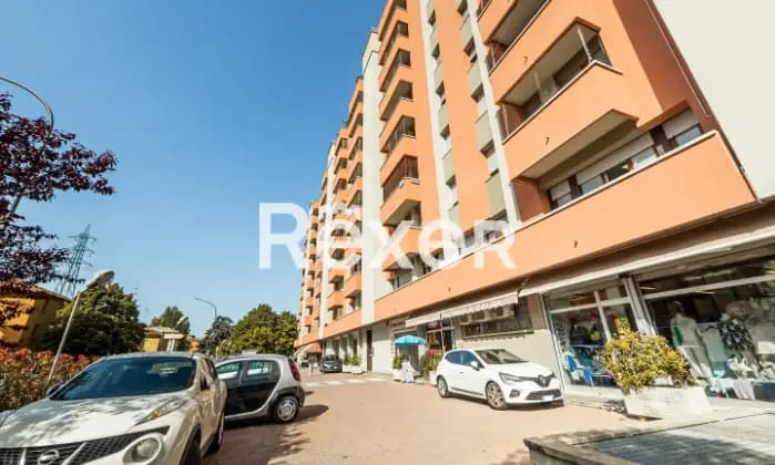 Rexer-Bologna-Santa-Viola-via-Speranza-Appartamento-mq-con-balcone-e-cantina-Possibilit-acquisto-box-Giardino