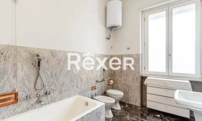 Rexer-Torino-Appartamento-mq-con-posto-auto-doppio-Bagno