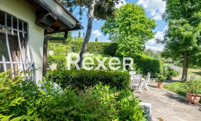 Rexer-Firenze-Firenze-via-di-Montalbano-vani-oltre-ampio-giardino-privato-con-posti-auto-Giardino