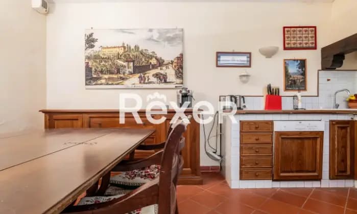 Rexer-Firenze-Firenze-via-di-Montalbano-vani-oltre-ampio-giardino-privato-con-posti-auto-Cucina