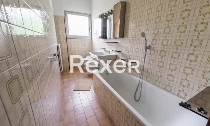 Rexer-Bologna-Appartamento-di-mq-con-due-camere-e-due-bagni-Bagno