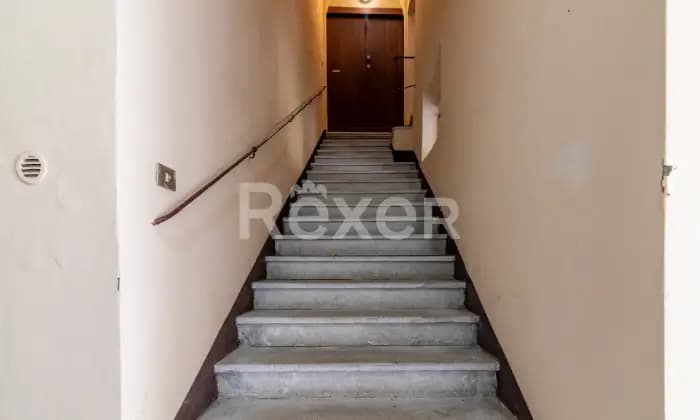 Rexer-Pesaro-Appartamento-luminoso-nel-centro-storico-di-Pesaro-e-a-pochi-passi-dal-mare-SCALE