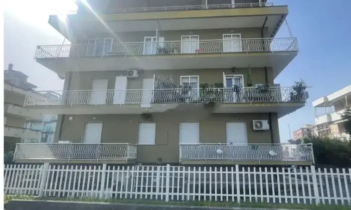 Rexer-Albenga-Vendesi-appartamento-in-Via-Felice-ChiesaCentro-Albenga-Giardino