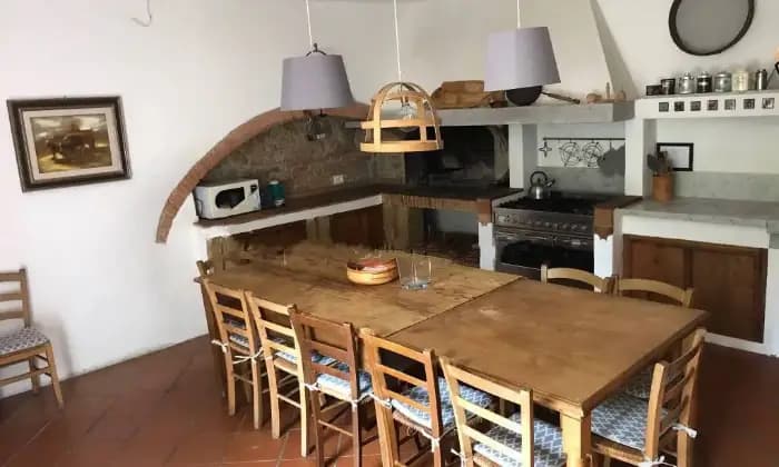 Rexer-Montaione-Rustico-in-vendita-in-via-Ribaldi-a-Montaione-Cucina
