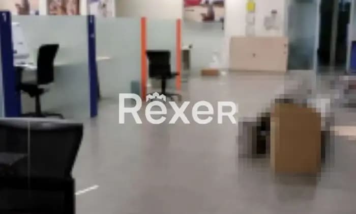 Rexer-Genova-Ex-filiale-bancaria-disposta-su-tre-livelli-in-palazzo-depoca-Altro