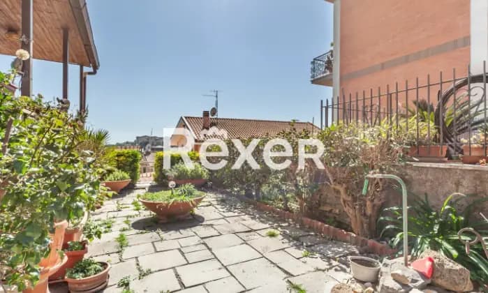 Rexer-Roma-Palazzetto-cieloterra-adicacente-via-delle-Pisana-Giardino