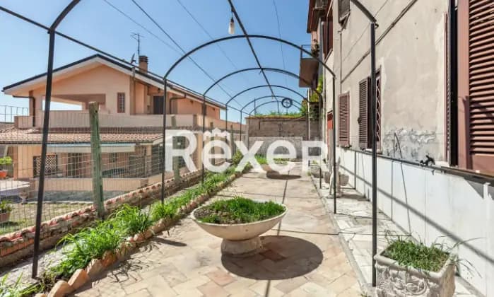 Rexer-Roma-Palazzetto-cieloterra-adicacente-via-delle-Pisana-Terrazzo