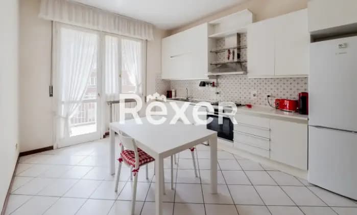 Rexer-Bologna-Zona-Irnerio-via-Finelli-Appartamento-mq-con-balcone-e-cantina-Cucina