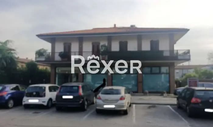 Rexer-Brescia-Ex-filiale-bancaria-in-vendita-a-Brescia-Garage