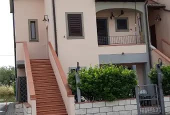 Rexer-Scansano-Appartamento-in-complesso-residenziale-su-due-piani-Fattoria-Pomonte-Terrazzo