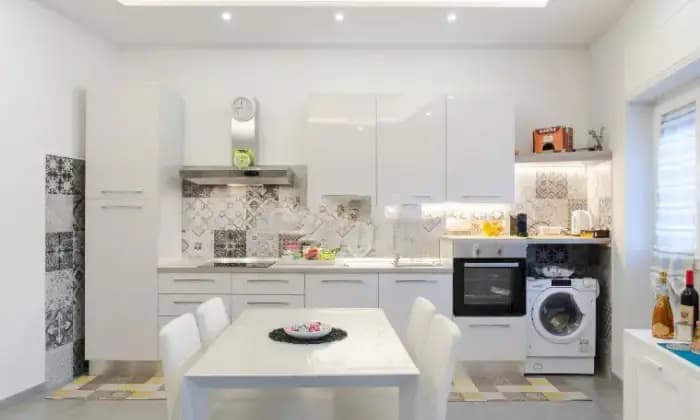 Rexer-Roma-Appartamento-su-due-piani-in-vendita-in-via-PosidonioRoma-Cucina