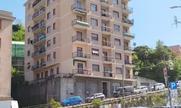 Rexer-Genova-Vendesi-appartamento-in-Via-del-Brasile-Bolzaneto-Genova-Giardino