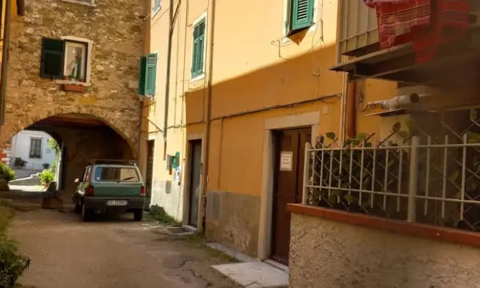 Rexer-Carrara-Monolocale-in-vendita-in-via-Puccinetta-a-Carrara-Terrazzo