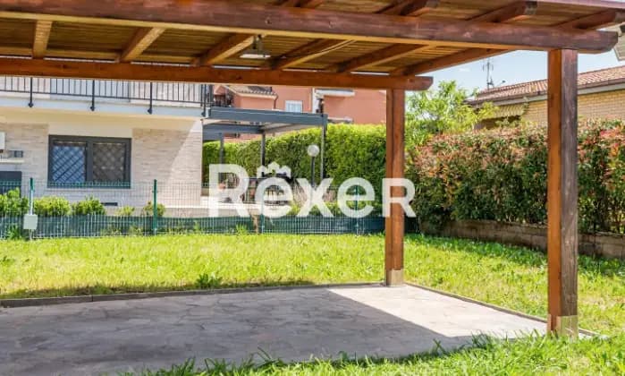 Rexer-Roma-Infernetto-Appartamento-con-ampi-spazi-esterni-Giardino