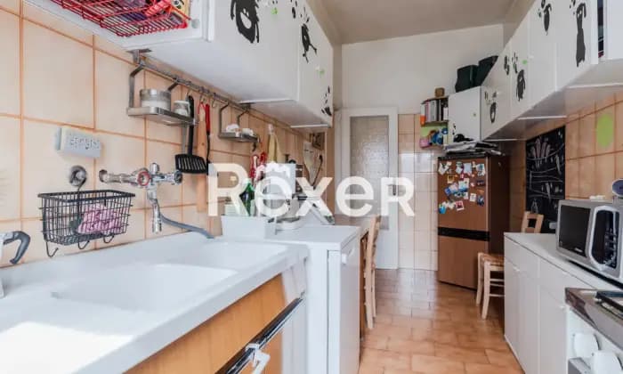 Rexer-Roma-Appartamento-in-Viale-Appio-Claudio-con-box-auto-Cucina