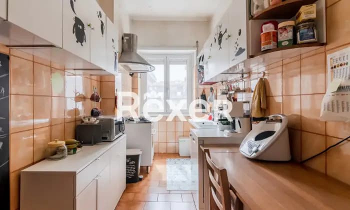 Rexer-Roma-Appartamento-in-Viale-Appio-Claudio-con-box-auto-Cucina