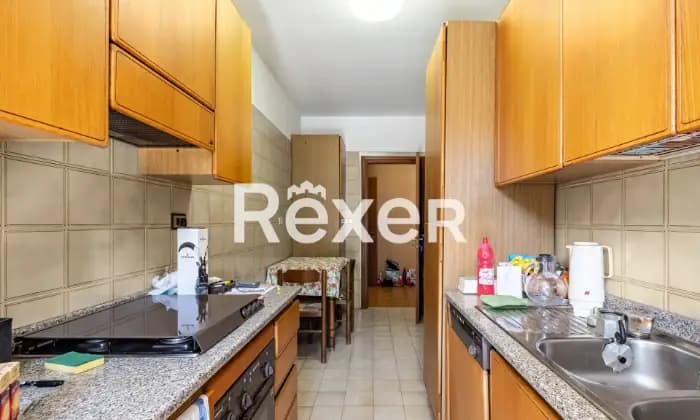 Rexer-Roma-Via-Fiume-Giallo-Appartamento-mq-con-posto-auto-coperto-Cucina