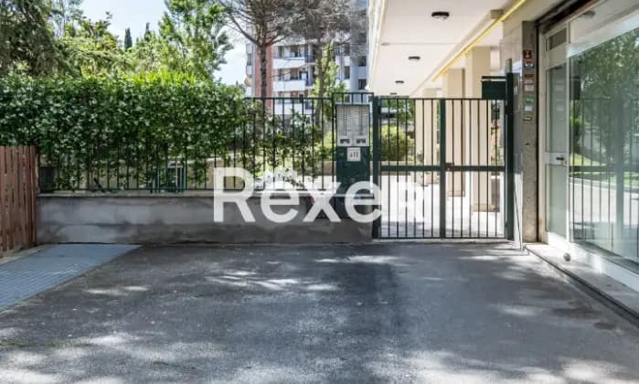 Rexer-Roma-Via-Fiume-Giallo-Appartamento-mq-con-posto-auto-coperto-Terrazzo