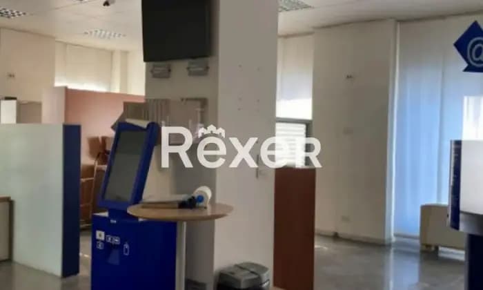 Rexer-Torino-Ex-filiale-bancaria-al-piano-terra-e-interrato-con-autorimesse-mq-Altro