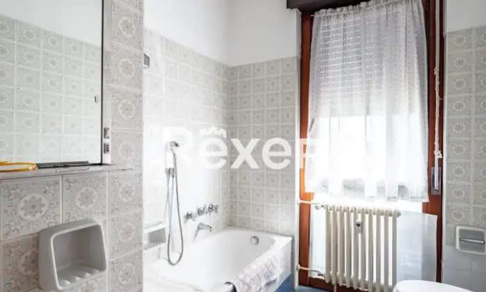 Rexer-Padova-Appartamento-di-ampia-metratura-con-tripli-servizi-Bagno