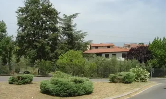 Rexer-Monte-San-Savino-Vendesi-Villa-in-strada-Statale-Senese-Aretina-Monte-San-Savino-Giardino