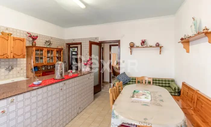 Rexer-Portici-Quadrilocale-con-doppi-servizi-e-posto-auto-condominiale-CUCINA