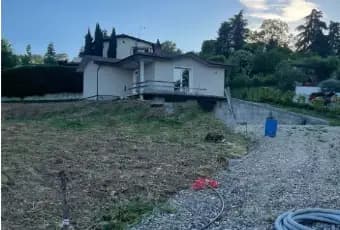 Rexer-Stradella-Vendesi-Villa-in-vendita-in-via-Mauro-Felisini-Stradella-Terrazzo