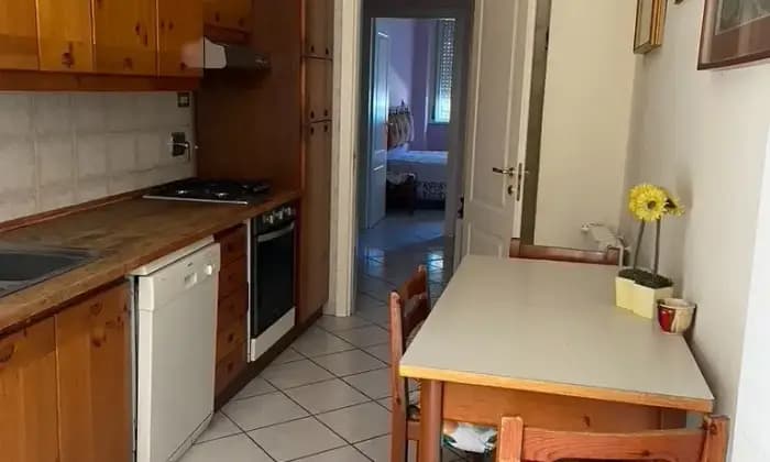 Rexer-Torino-Appartamento-ristrutturato-buona-esposizione-in-Via-BCroce-TO-Cucina