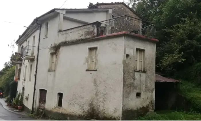 Rexer-Rivodutri-Casa-di-paese-in-vendita-in-via-San-Susanna-Terrazzo