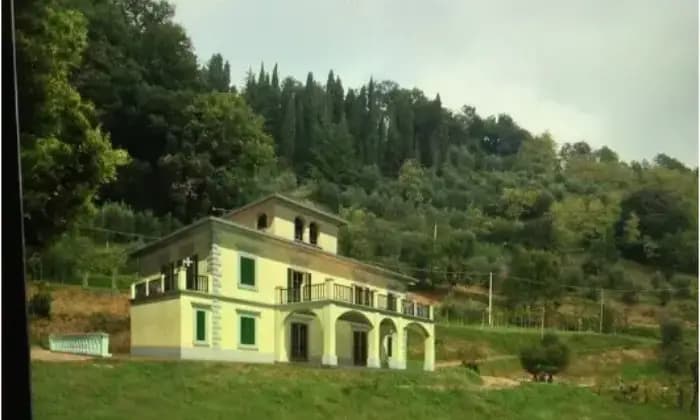 Rexer-Santa-Croce-sullArno-Casa-in-vendita-in-via-Lungovalle-a-Santa-Croce-sullArno-Giardino