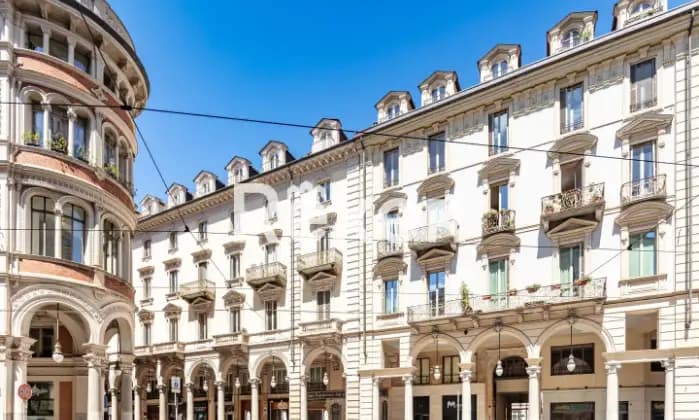 Rexer-Torino-Appartamento-in-stabile-depoca-affaccio-su-Piazza-Castello-Terrazzo