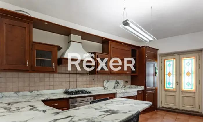 Rexer-Torino-Appartamento-in-stabile-depoca-affaccio-su-Piazza-Castello-Cucina
