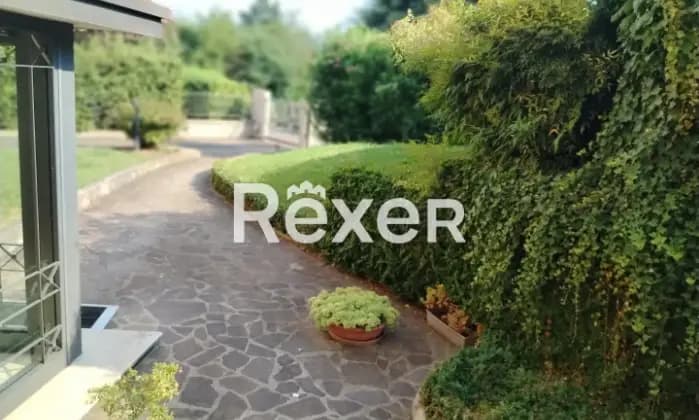 Rexer-Brescia-Trilocale-al-piano-rialzato-Giardino