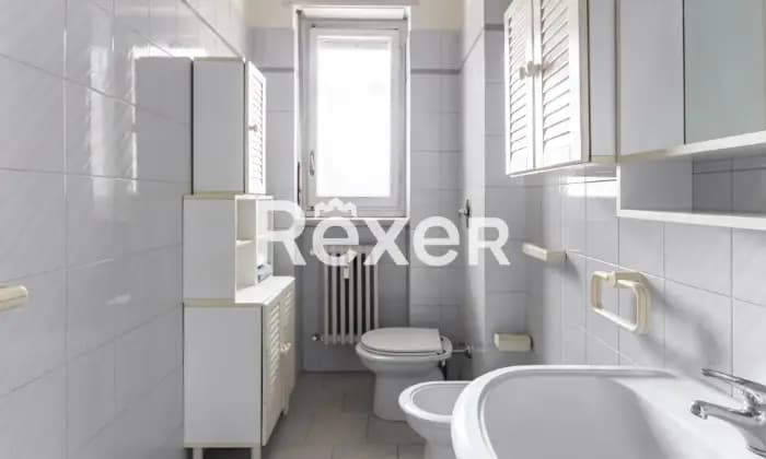 Rexer-Torino-Appartamento-a-Torino-composto-da-tre-locali-mq-con-cantina-Bagno