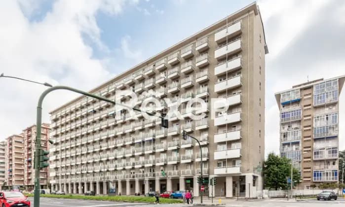 Rexer-Torino-Appartamento-a-Torino-composto-da-tre-locali-mq-con-cantina-Terrazzo