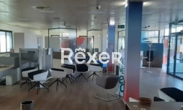 Rexer-Flero-Immobile-cieloterra-che-si-compone-di-ex-filiale-bancaria-tre-appartamenti-box-auto-e-cantine-Altro