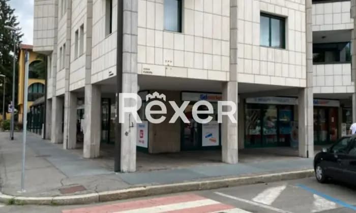 Rexer-Busto-Arsizio-Locale-commerciale-con-box-auto-Altro
