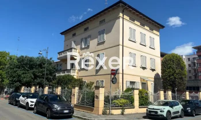 Rexer-Parma-Appartamento-su-due-livelli-in-palazzina-signorile-Giardino