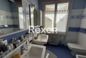 Rexer-Parma-Appartamento-su-due-livelli-in-palazzina-signorile-Bagno