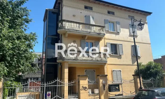 Rexer-Parma-Appartamento-su-due-livelli-in-palazzina-signorile-Giardino