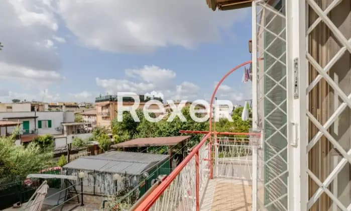 Rexer-Roma-La-Rustica-Bilocale-in-buono-stato-di-manutenzione-con-balcone-e-posto-auto-Terrazzo