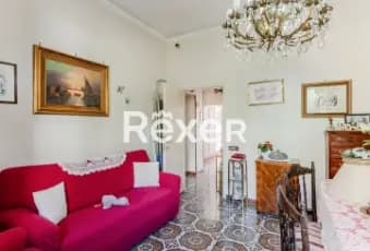 Rexer-Roma-La-Rustica-Bilocale-in-buono-stato-di-manutenzione-con-balcone-e-posto-auto-Salone