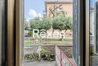 Rexer-Roma-La-Rustica-Bilocale-in-buono-stato-di-manutenzione-con-balcone-e-posto-auto-Terrazzo