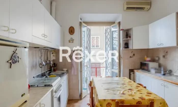 Rexer-Roma-La-Rustica-Bilocale-in-buono-stato-di-manutenzione-con-balcone-e-posto-auto-Cucina