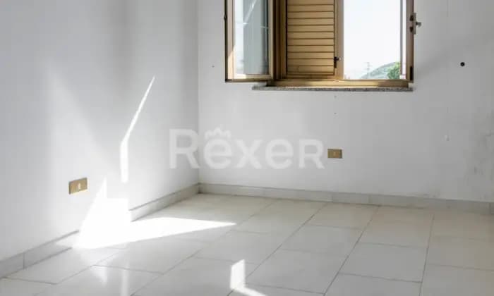 Rexer-Marano-Principato-Accogliente-Appartamento-con-Quattro-Balconi-e-Due-Posti-Auto-SALONE