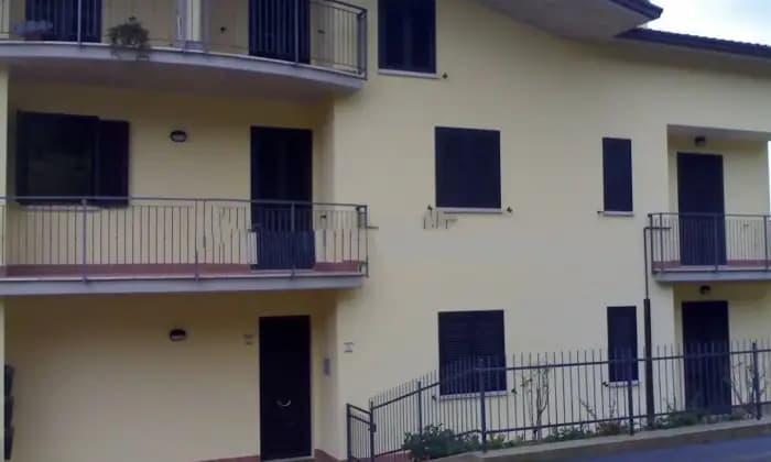 Rexer-Perugia-Grazioso-appartamento-Strada-Collina-del-Sole-Casa-del-Diavolo-Perugia-Terrazzo