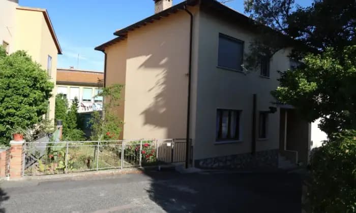 Rexer-Pomarance-Vendesi-appartamento-in-Via-Giotto-a-POMARANCE-Terrazzo