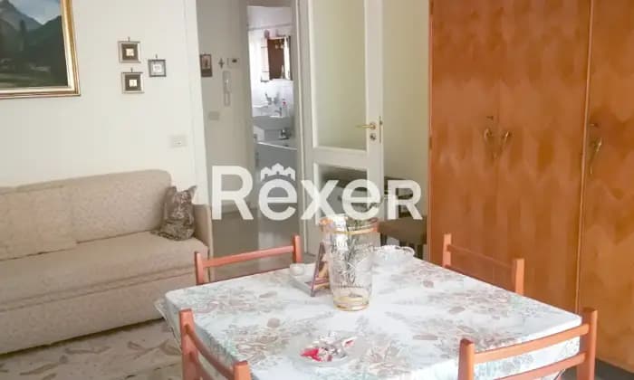 Rexer-Taranto-Appartamento-Ristrutturato-zona-Viale-Magna-Grecia-SALONE
