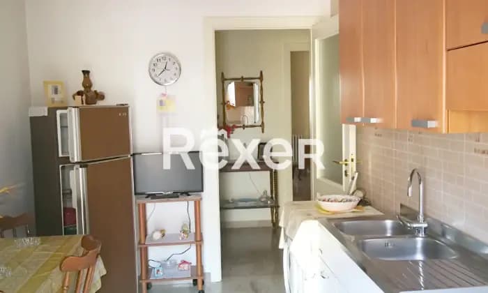 Rexer-Taranto-Appartamento-Ristrutturato-zona-Viale-Magna-Grecia-CUCINA